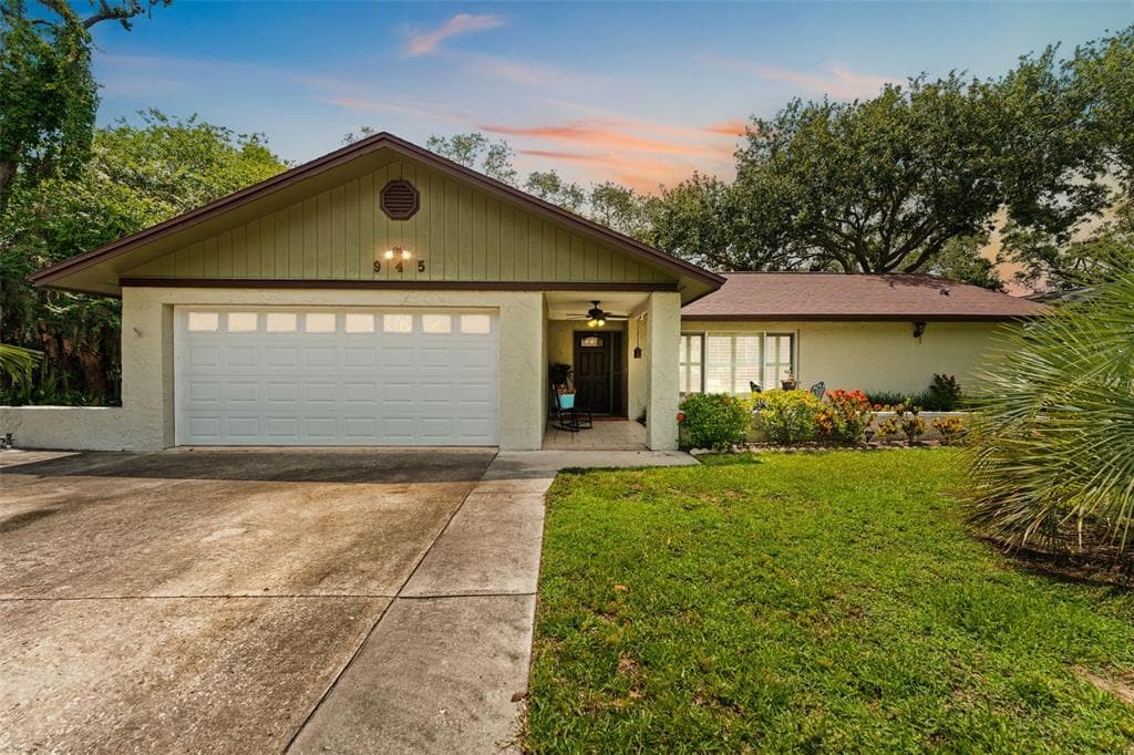 945 WINDING OAKS DRIVE PALM HARBOR, FL 34683