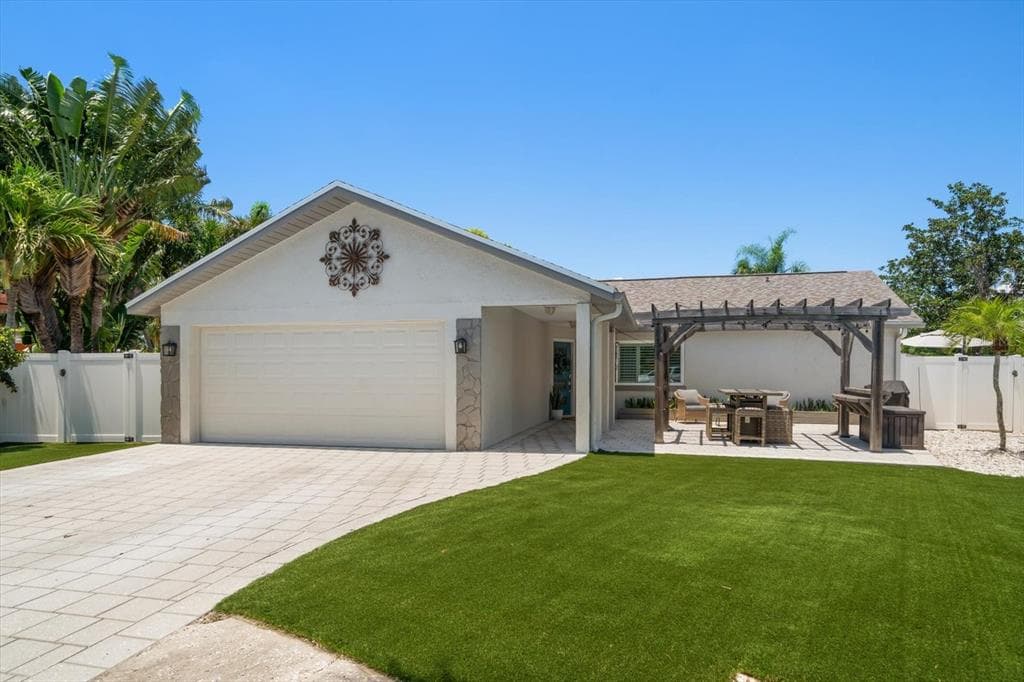 11763 SAREE COURT LARGO, FL 33778