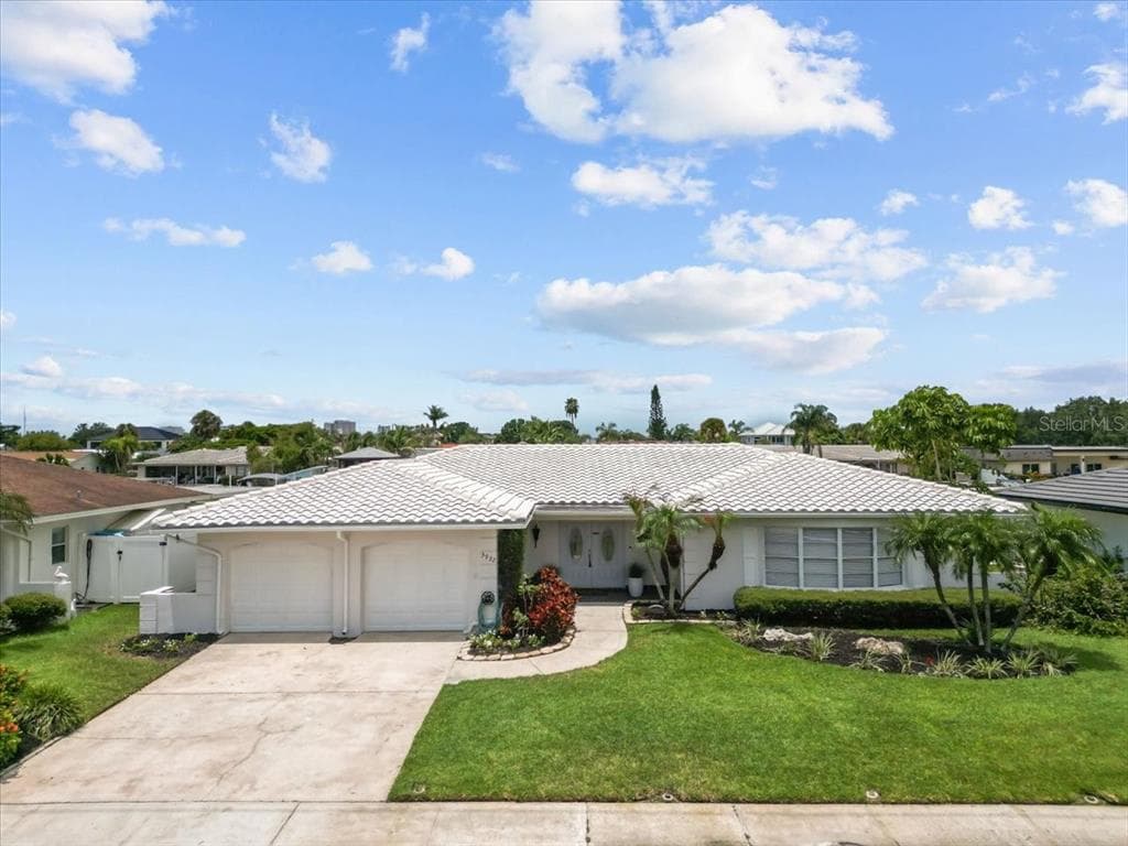 3932 DORAL DRIVE TAMPA, FL 33634