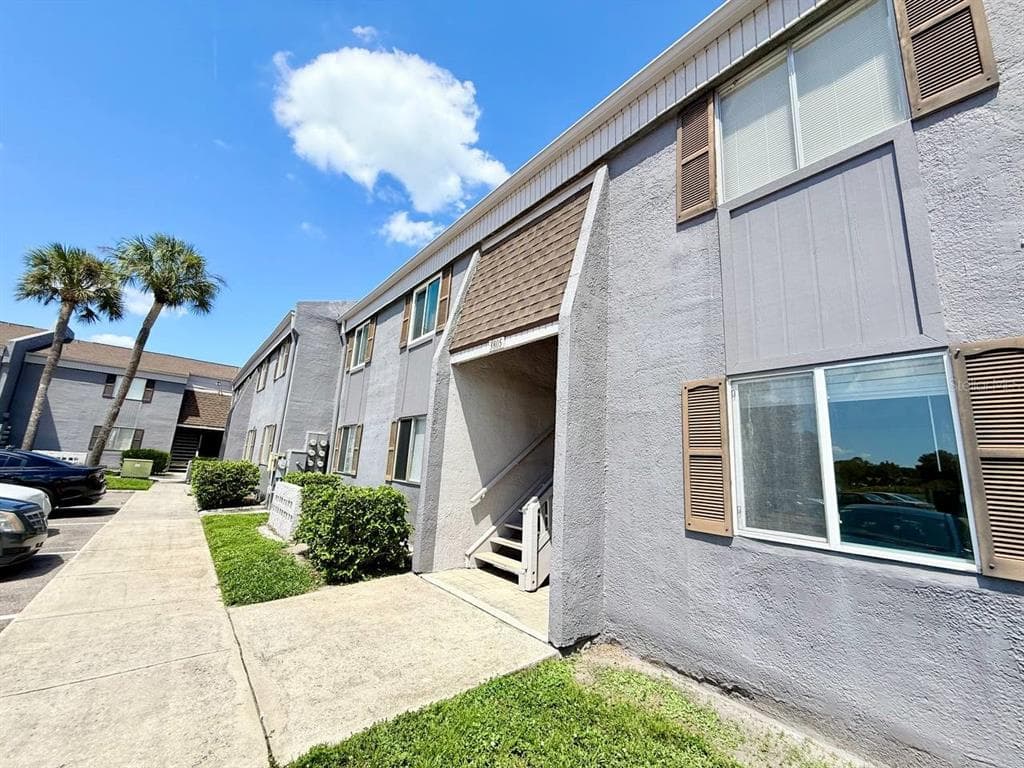 3805 CORTEZ CIRCLE UNIT D TAMPA, FL 33614
