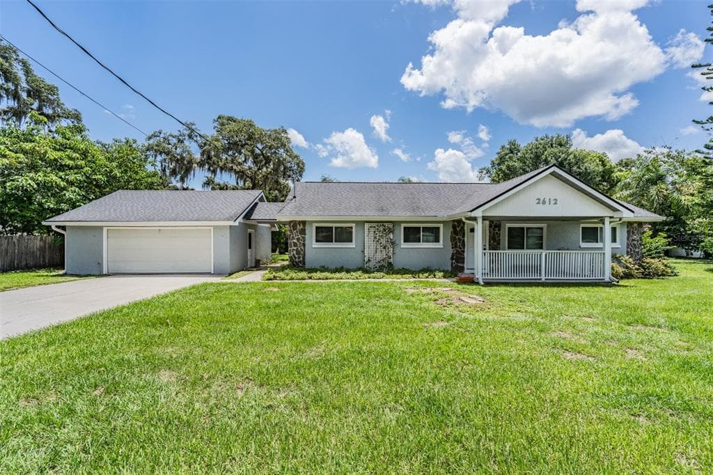 2612 LENNA AVENUE SEFFNER, FL 33584