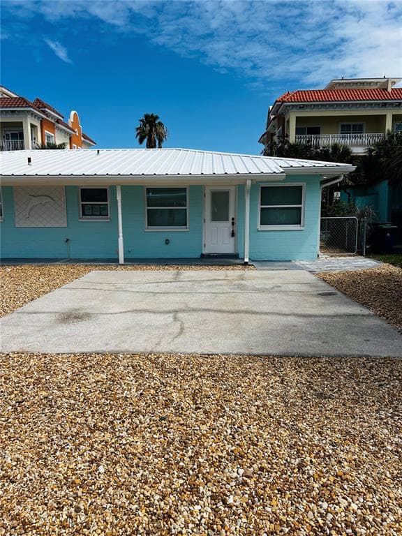160 175TH TERRACE DRIVE E UNIT E REDINGTON SHORES, FL 33708