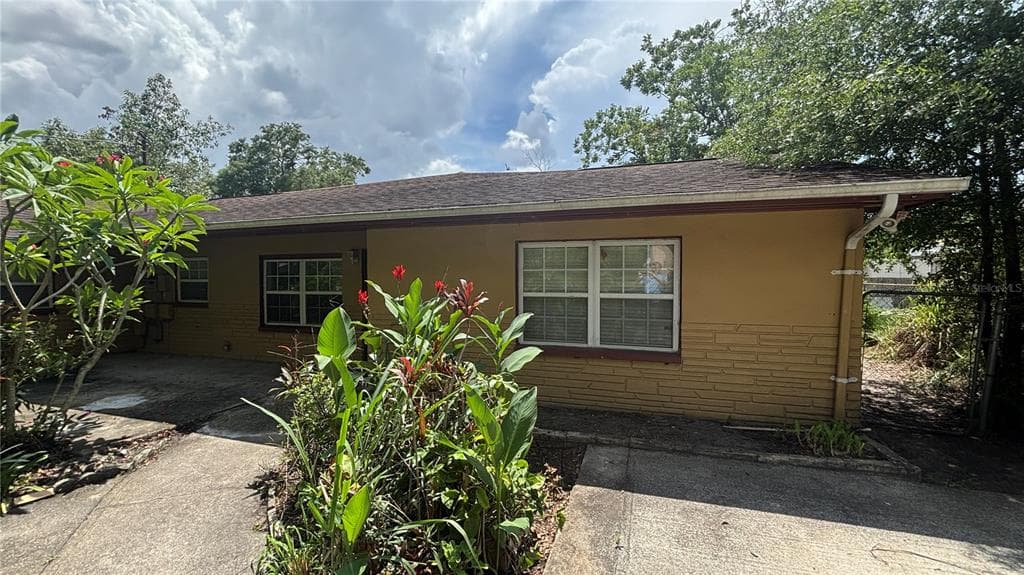 10014 N JASMINE AVENUE UNIT B TAMPA, FL 33612