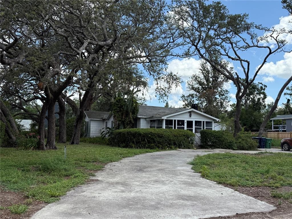 1429 W YUKON STREET TAMPA, FL 33604