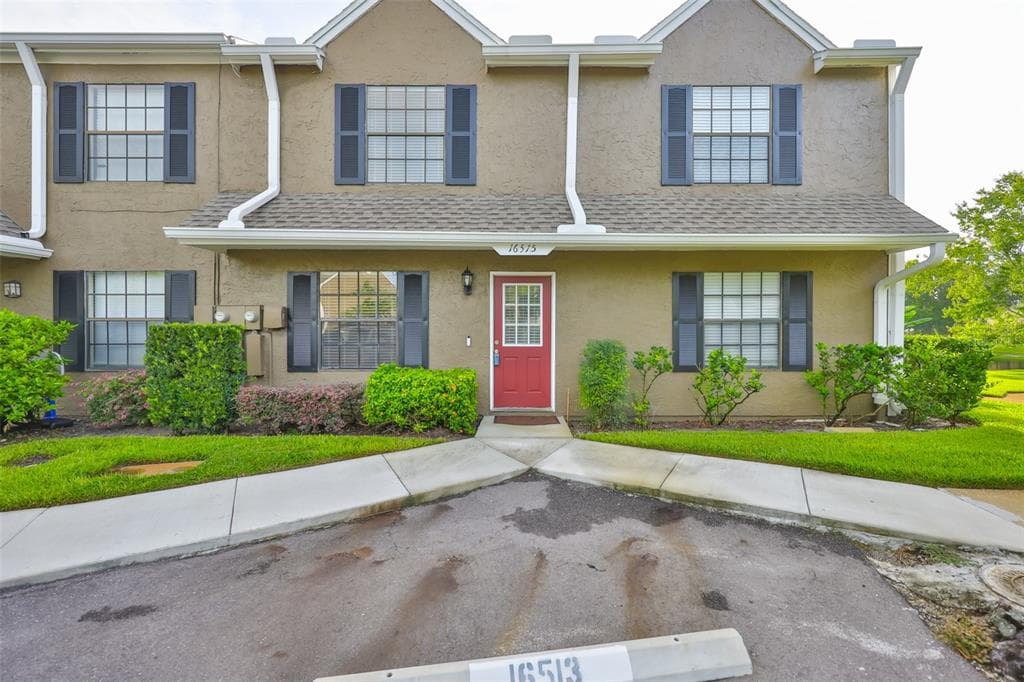 16515 LAKE BRIGADOON CIRCLE TAMPA, FL 33618