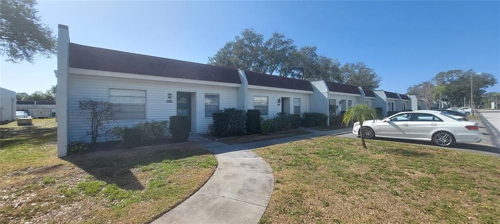 13850 OAKWOOD LANE SEMINOLE, FL 33776