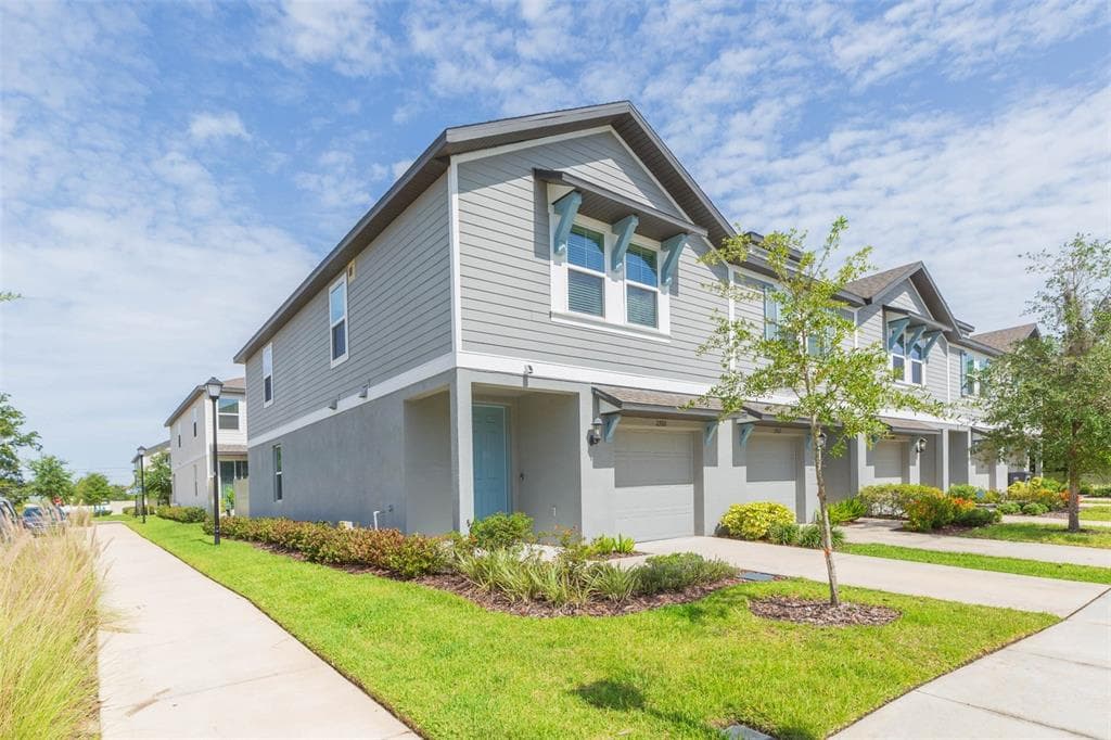 2760 EMORY SOUND PLACE BRANDON, FL 33510