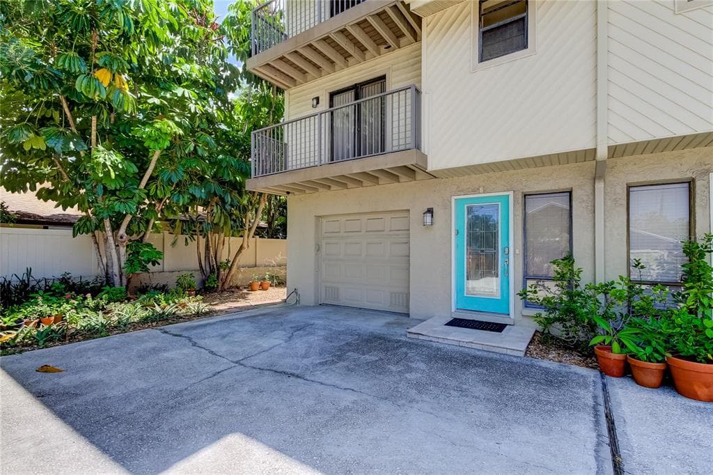 135 92ND AVENUE UNIT 5