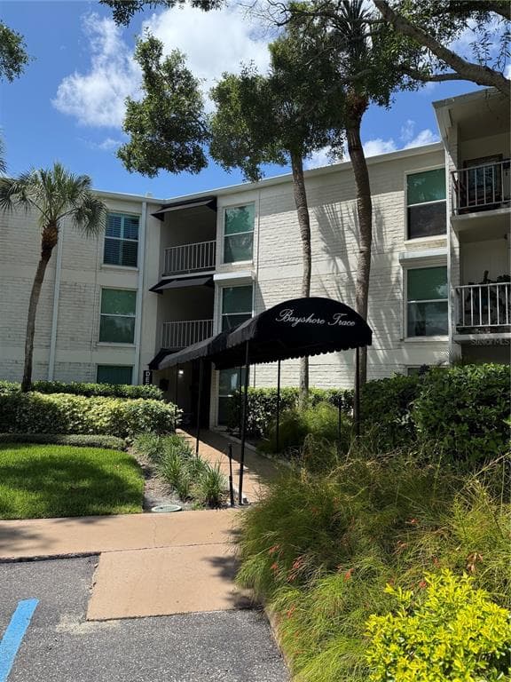 3325 BAYSHORE BOULEVARD UNIT E14 TAMPA, FL 33629