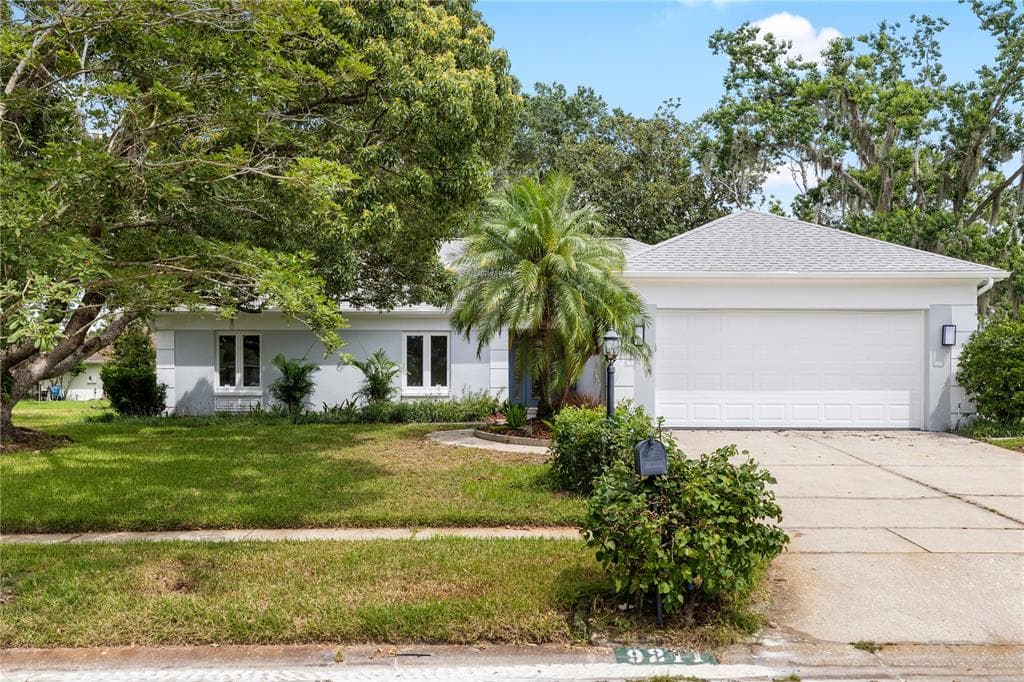 9211 CYPRESSWOOD CIRCLE TAMPA, FL 33647