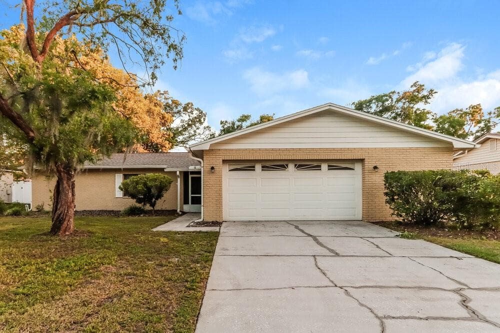 7815 CAPWOOD AVENUE TEMPLE TERRACE, FL 33637