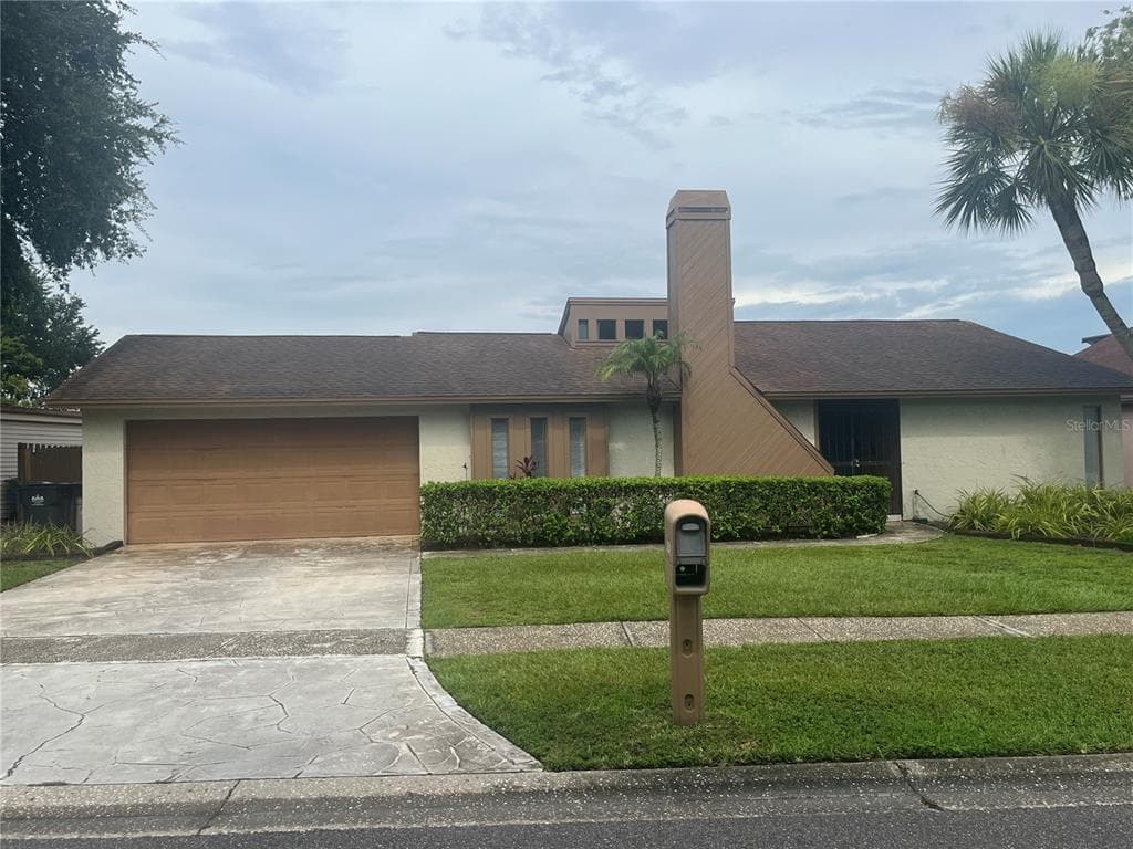 8301 LAGO VISTA DRIVE