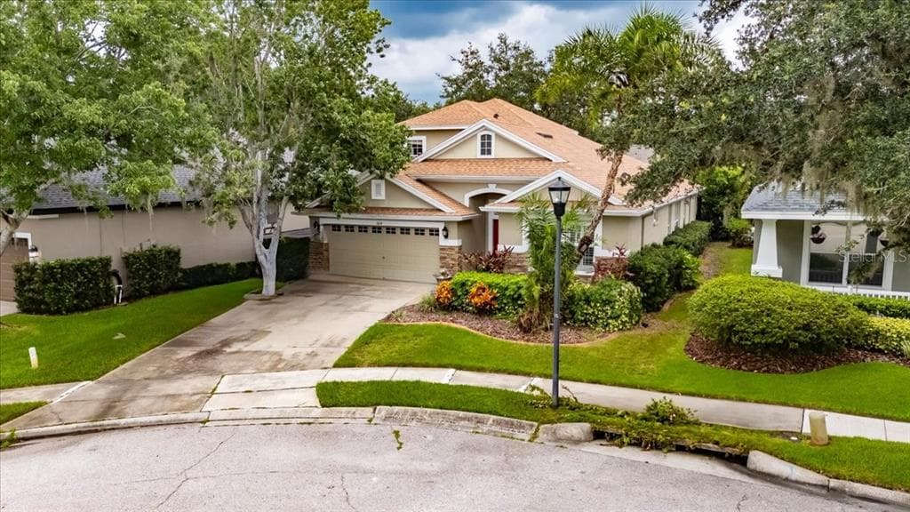 6104 GANNETWOOD PLACE LITHIA, FL 33547