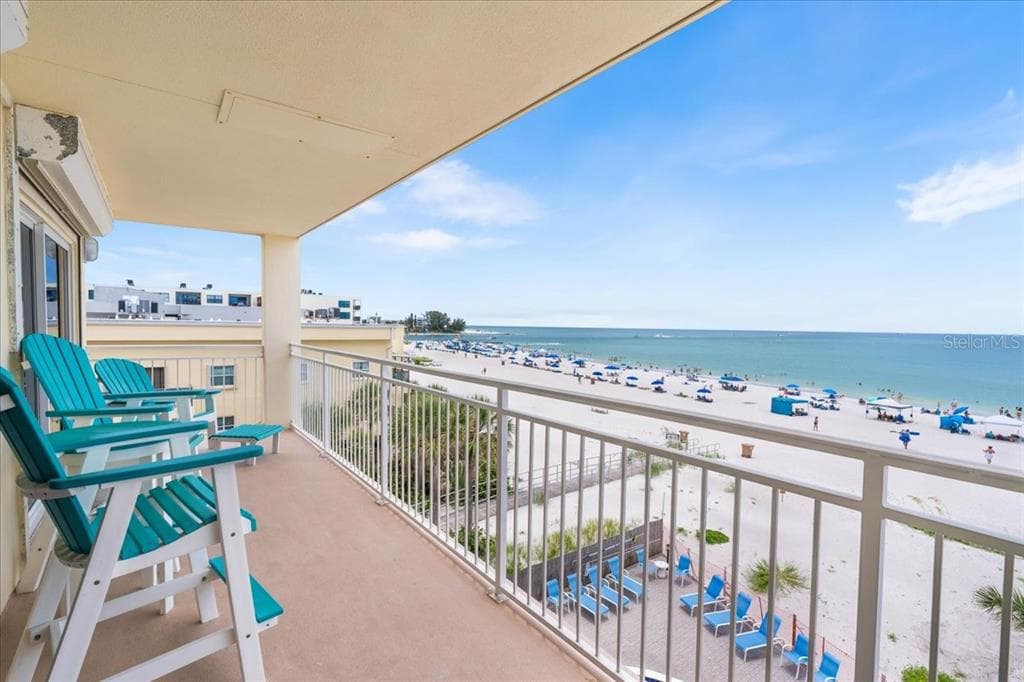 13000 GULF BOULEVARD UNIT 309 MADEIRA BEACH, FL 33708