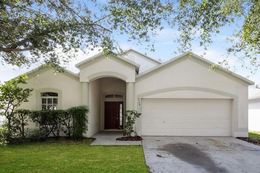 6748 MONARCH PARK DRIVE APOLLO BEACH, FL 33572