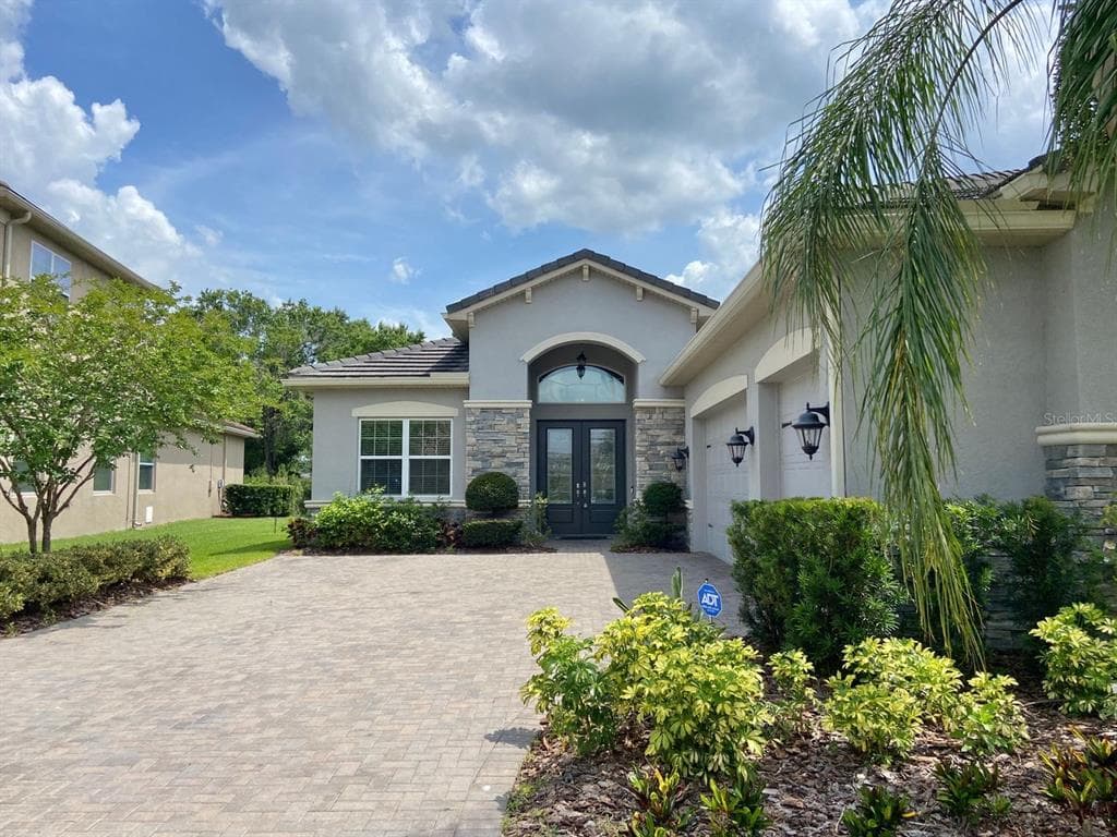 31134 SPRUCEBERRY COURT WESLEY CHAPEL, FL 33543