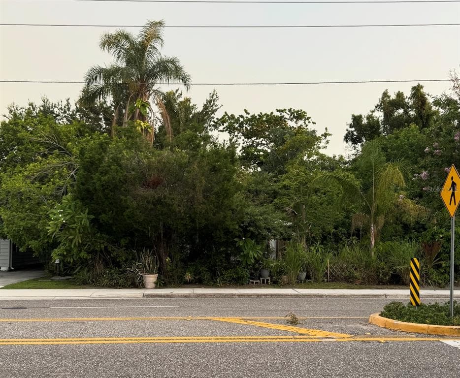 600 38TH AVENUE N ST PETERSBURG, FL 33704