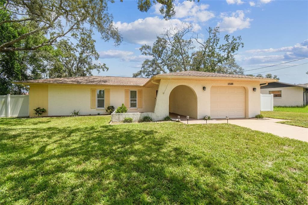11544 LINDEN DRIVE SPRING HILL, FL 34608