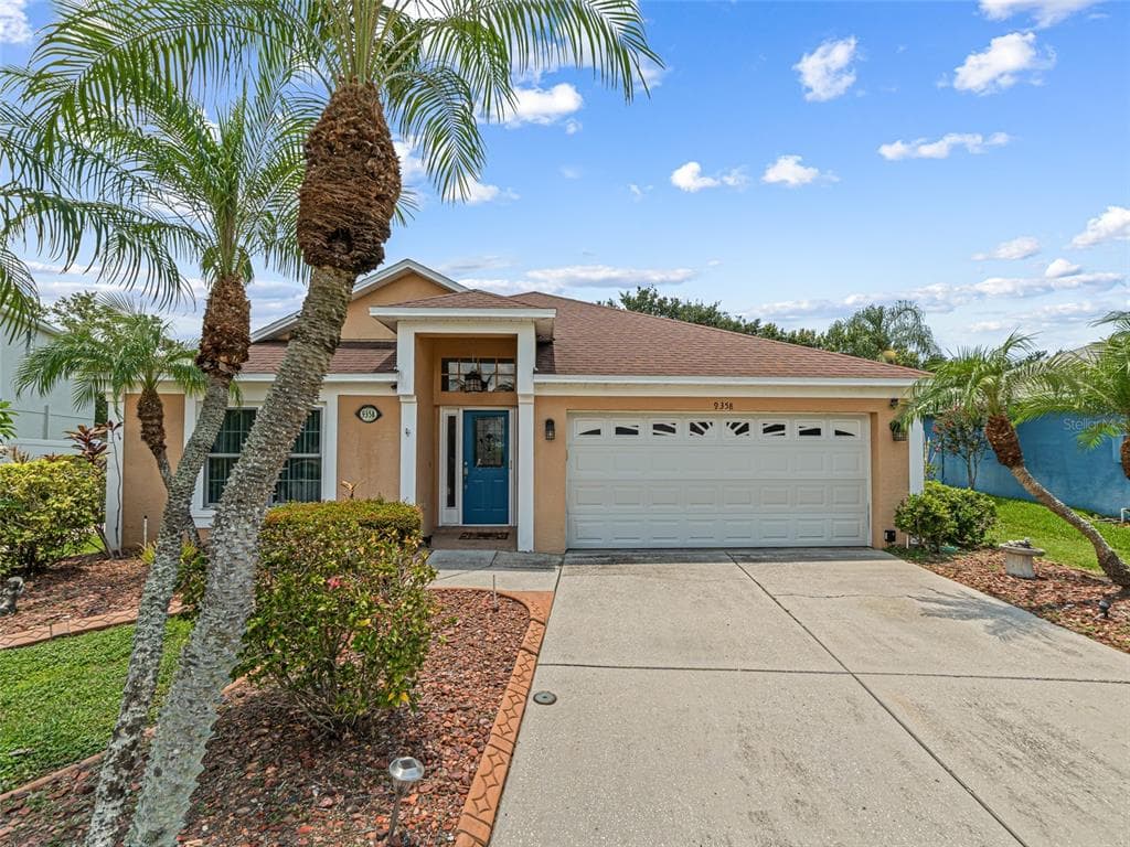 9358 HIDDEN WATER CIRCLE RIVERVIEW, FL 33578