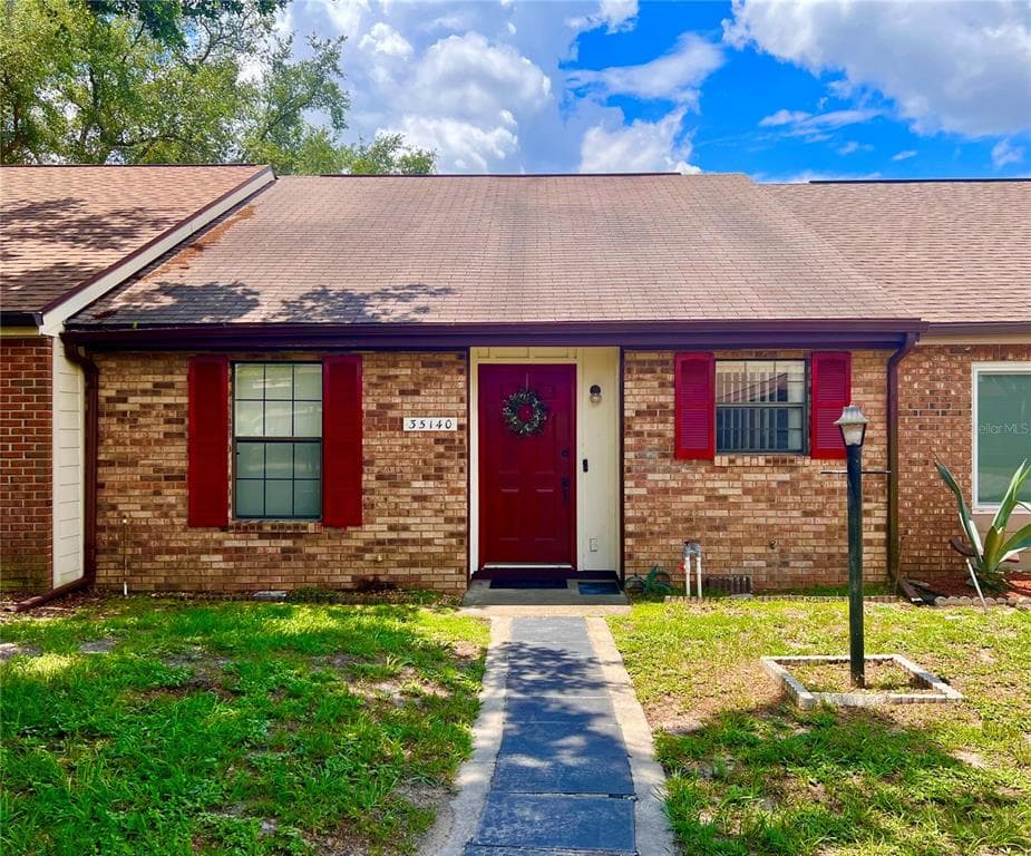 35140 WHISPERING OAKS BOULEVARD DADE CITY, FL 33523