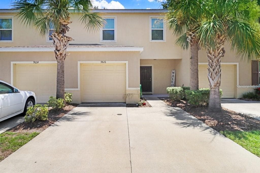 9826 HOUND CHASE DRIVE GIBSONTON, FL 33534