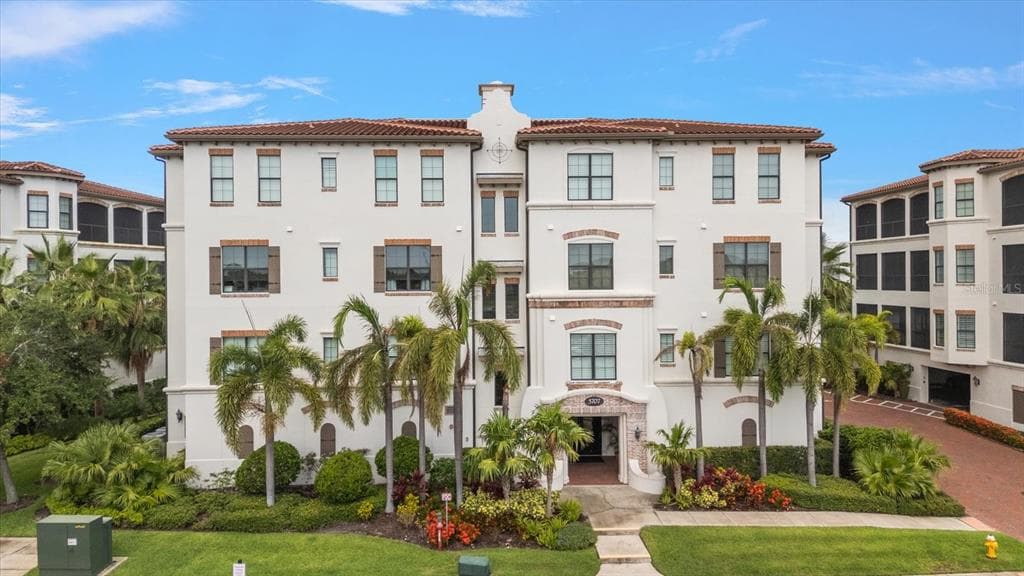 5707 YEATS MANOR DRIVE UNIT 402