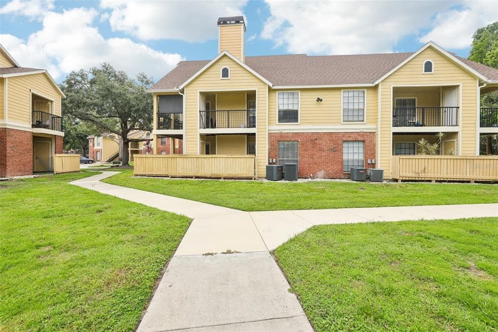 8724 MALLARD RESERVE DRIVE UNIT 101 TAMPA, FL 33614