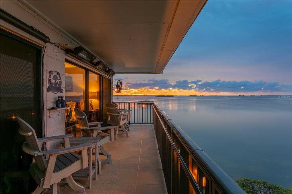 2700 BAYSHORE BOULEVARD UNIT 11405 DUNEDIN, FL 34698