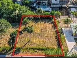1294 VENETIAN WAY NAPLES, FL 34110