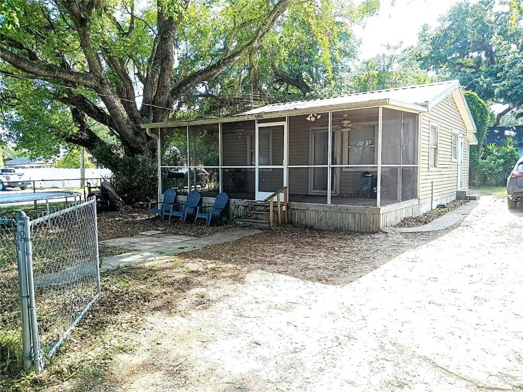 5202 LIME AVENUE SEFFNER, FL 33584