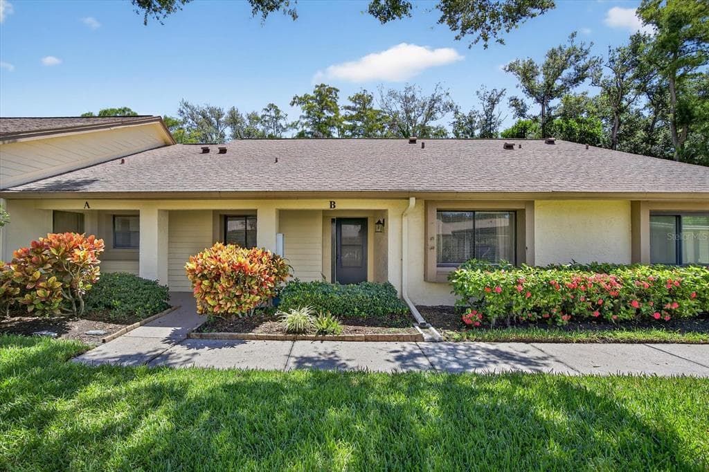 2561 OAKLEAF LANE UNIT 40B CLEARWATER, FL 33763