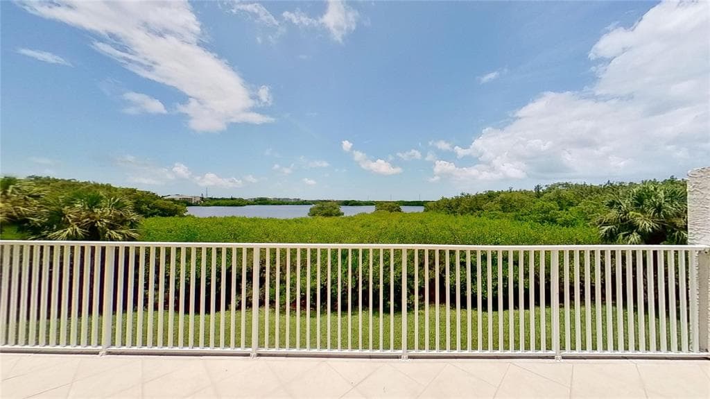 6495 SHORELINE DRIVE UNIT 8104 ST PETERSBURG, FL 33708