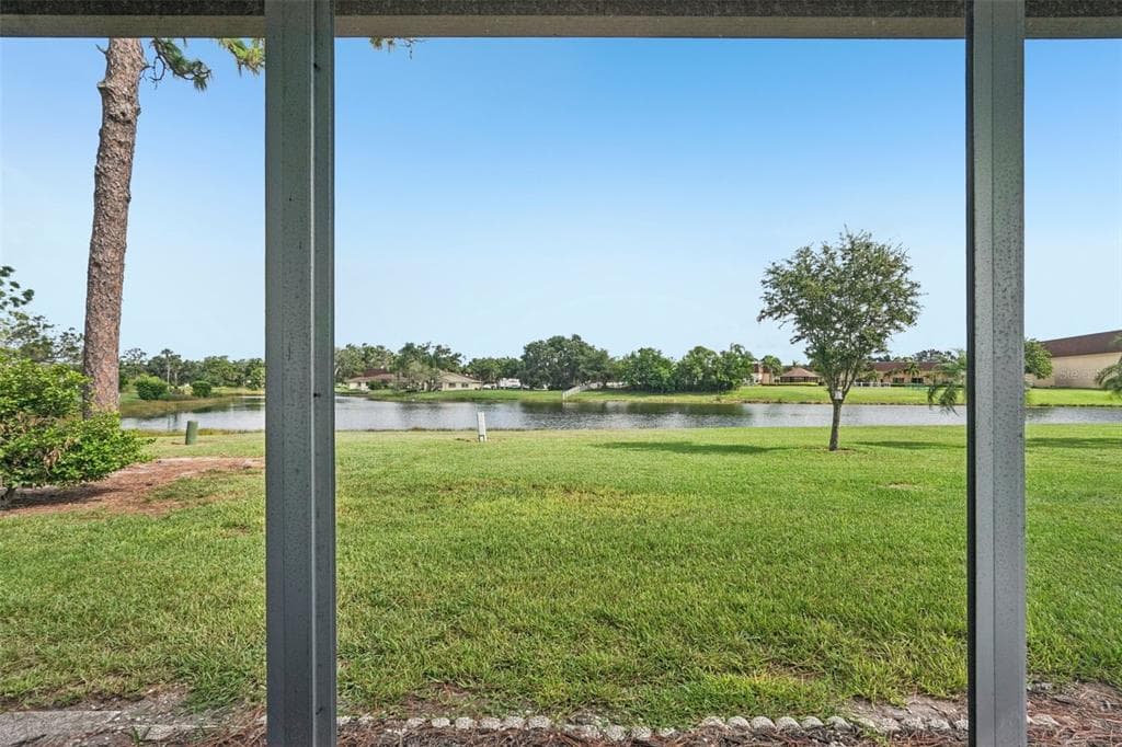 201 KINGS BOULEVARD UNIT 19 SUN CITY CENTER, FL 33573