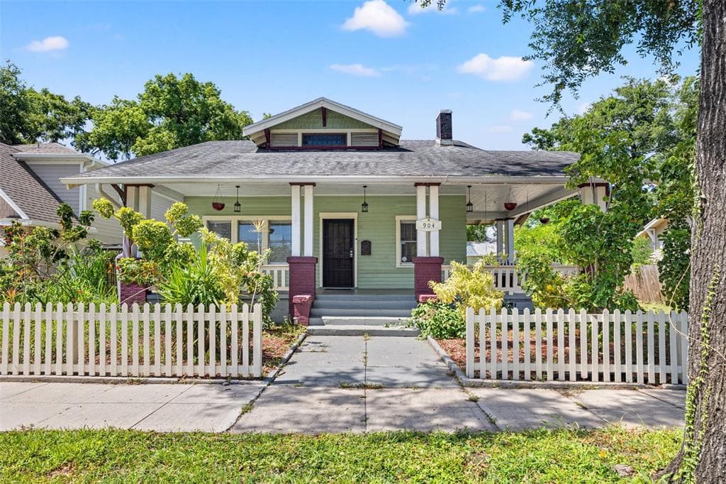 904 E 25TH AVENUE TAMPA, FL 33605