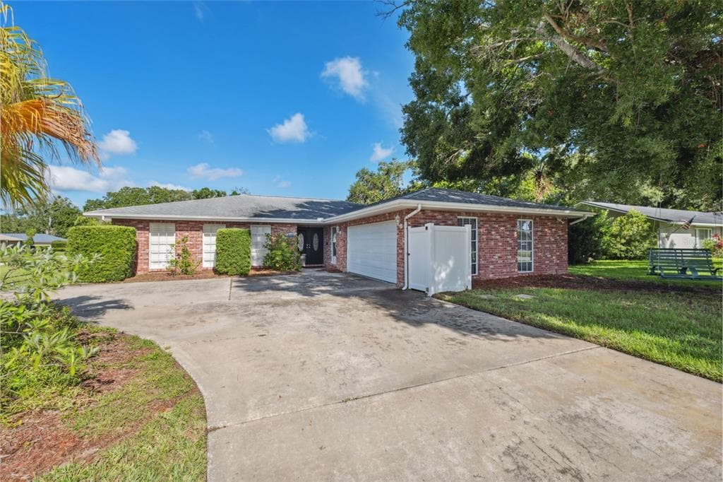515 HOLLOW RIDGE ROAD