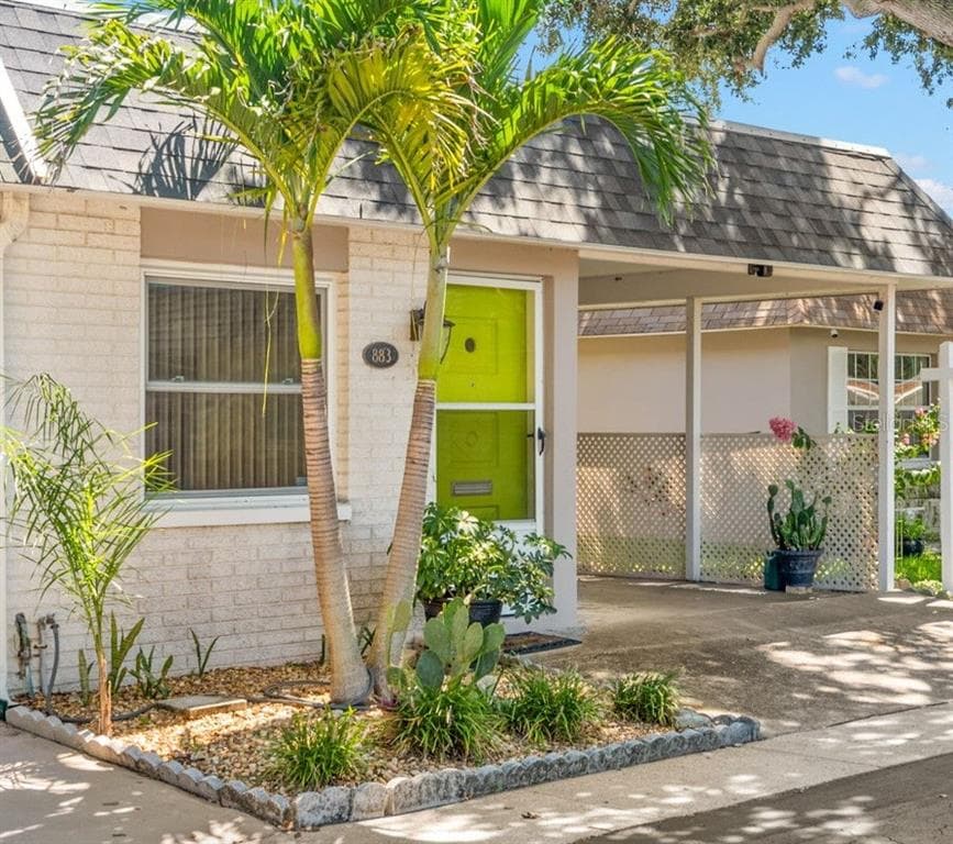 883 SKY LOCH DRIVE S DUNEDIN, FL 34698