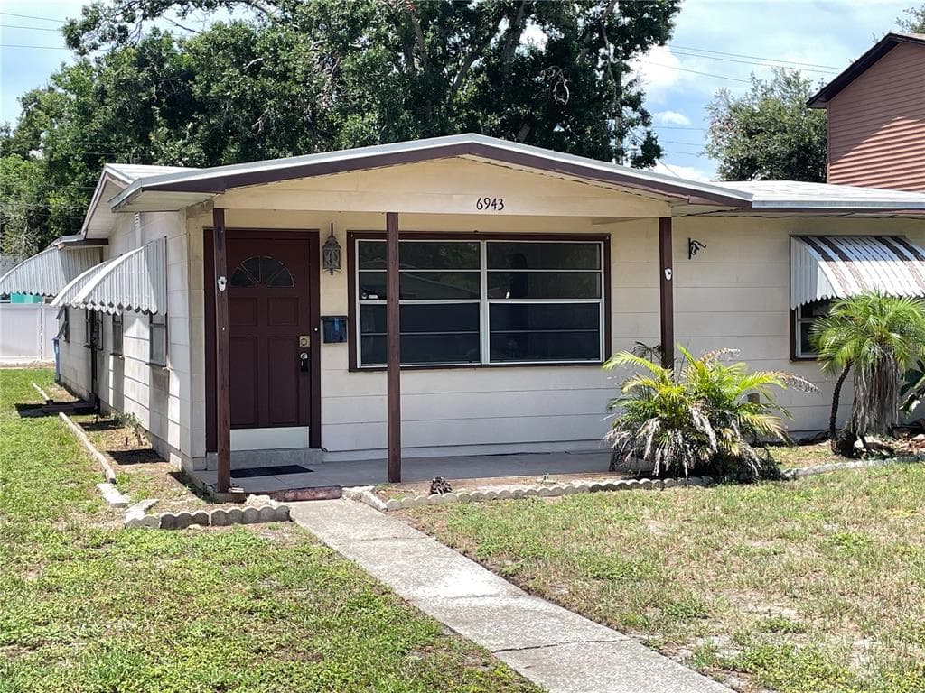 6943 BURLINGTON AVENUE N ST PETERSBURG, FL 33710