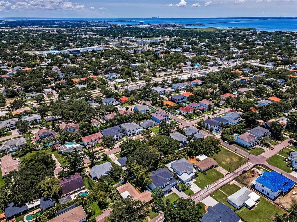 4112 W CORONA STREET TAMPA, FL 33629