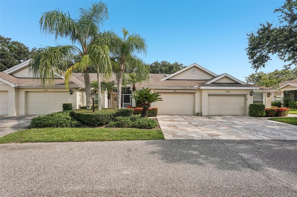 2411 NANTUCKET HARBOR LOOP SUN CITY CENTER, FL 33573