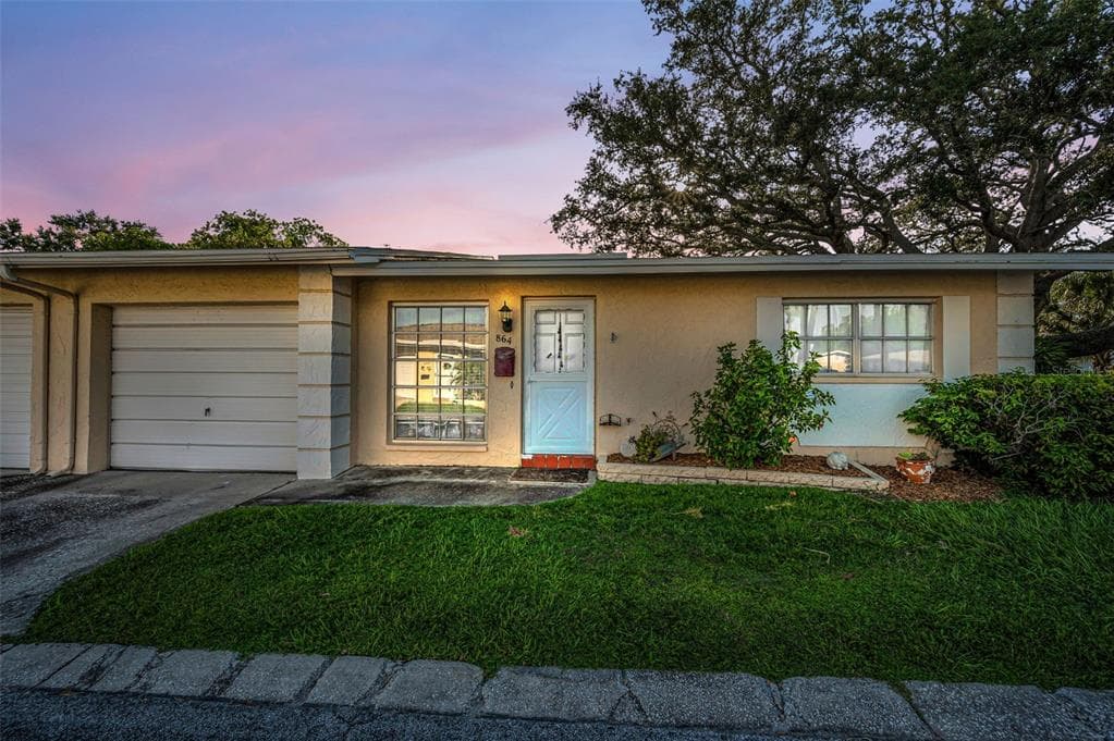 864 OXFORD COURT DUNEDIN, FL 34698