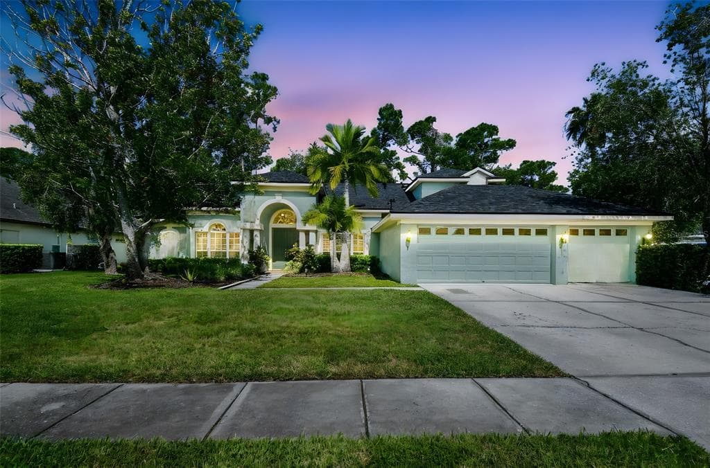 10526 GREENCREST DRIVE