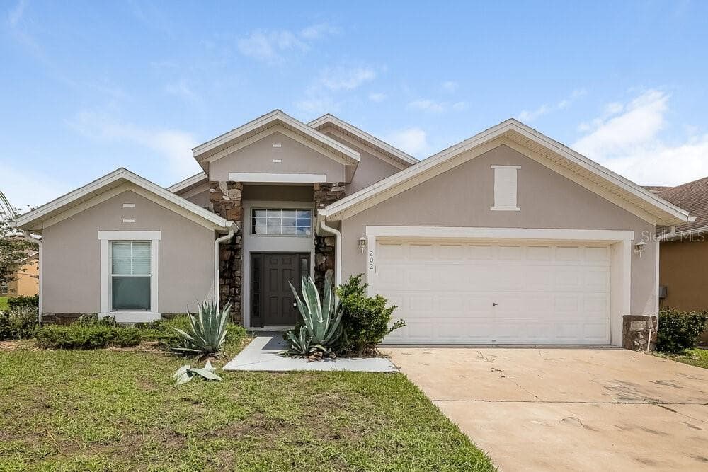 202 TOWERVIEW DRIVE E HAINES CITY, FL 33844