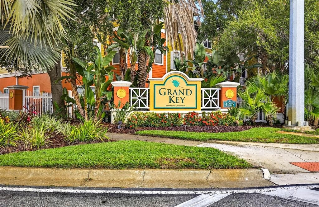 4207 S DALE MABRY HIGHWAY UNIT 12109 TAMPA, FL 33611