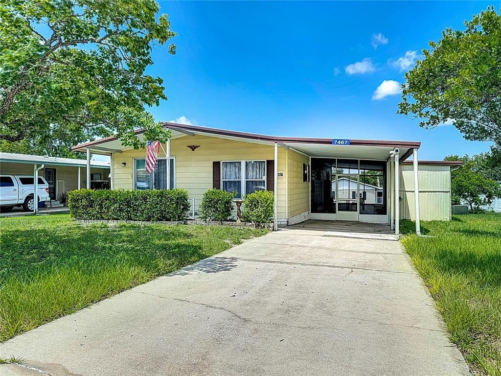 7467 EASTERN CIR DRIVE BROOKSVILLE, FL 34613
