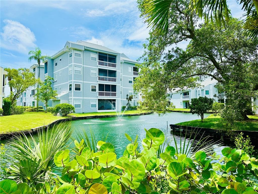 6825 STONES THROW CIRCLE N UNIT 1202 ST PETERSBURG, FL 33710