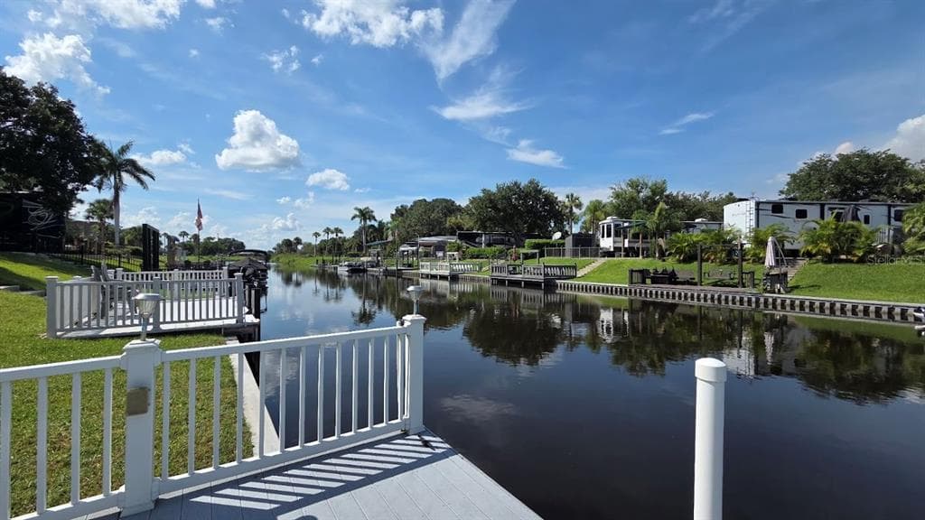 432 WATERWAY DRIVE RIVER RANCH, FL 33867