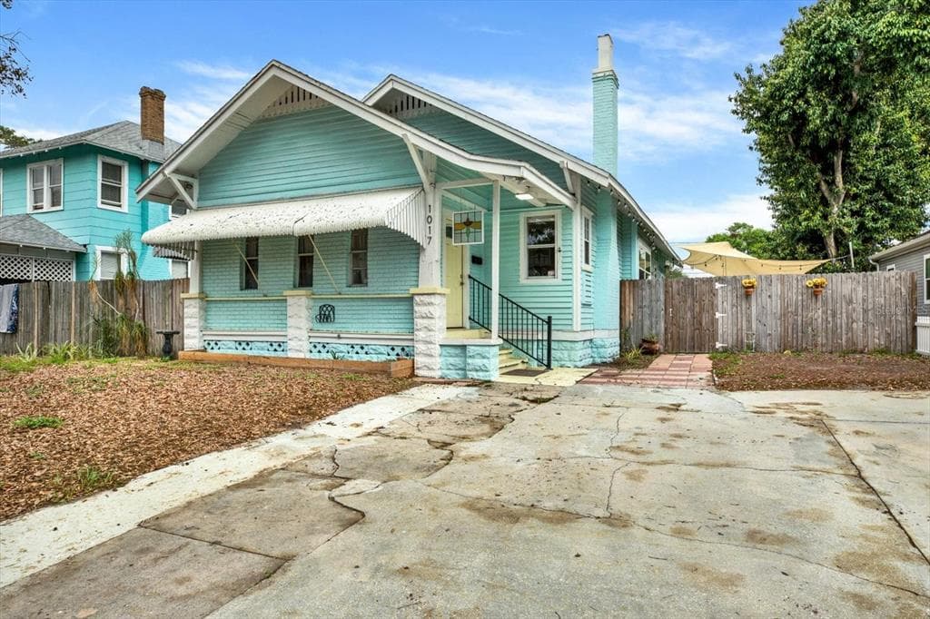 1017 16TH AVENUE S ST PETERSBURG, FL 33705