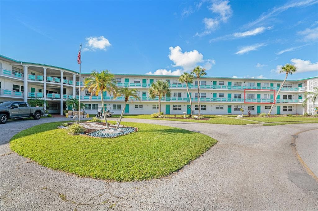 1900 59TH AVENUE N UNIT 217 ST PETERSBURG, FL 33714
