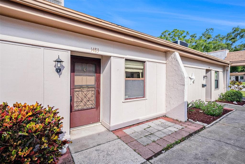 1483 FEATHER DRIVE CLEARWATER, FL 33759