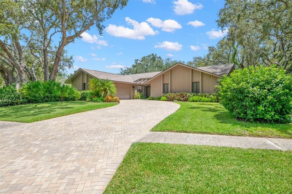 2857 PHEASANT RUN CLEARWATER, FL 33759